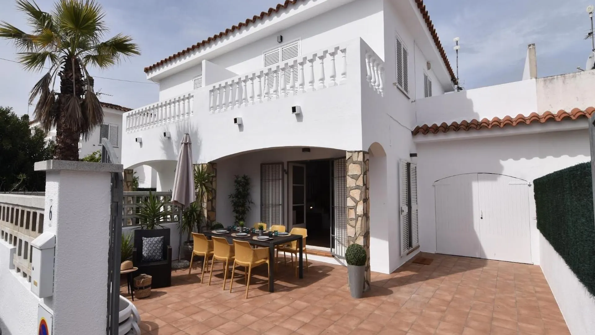 Beautiful Villa Near Riells Beach L' Escala España